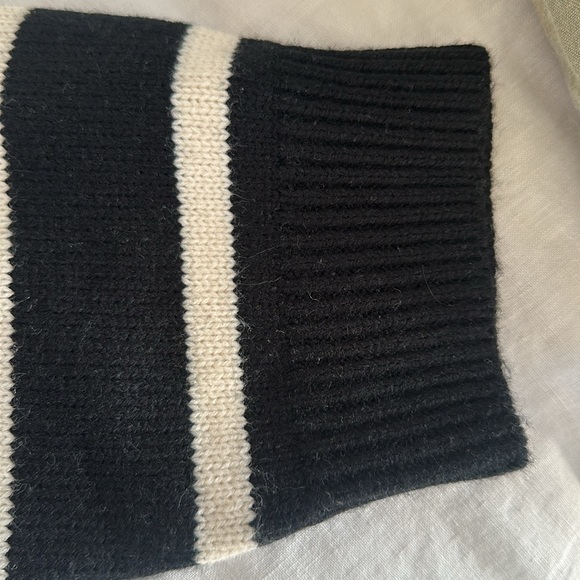 Oak + Fort Cropped V Neck Sweater - Picture 4 of 6